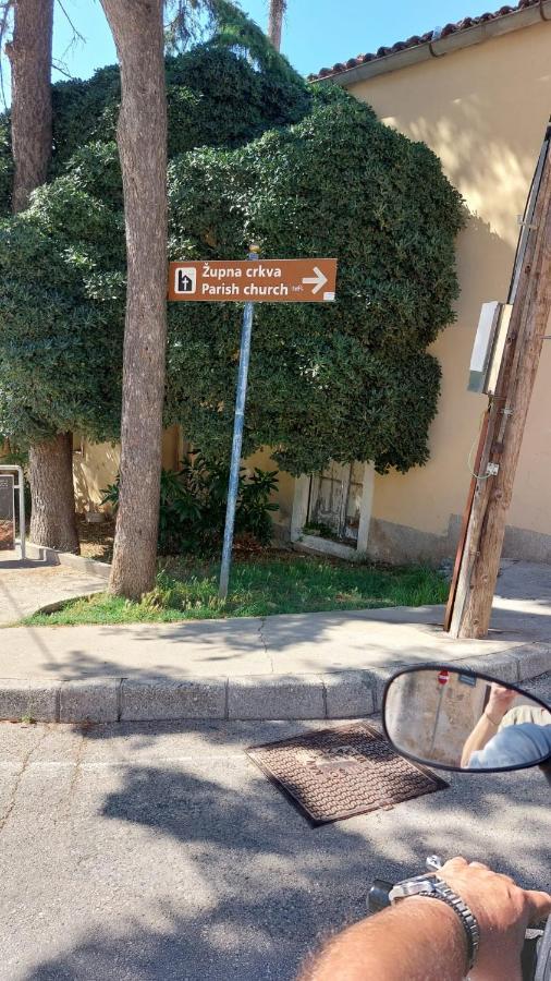 Apartman Kristina And Free Parking Mali Lošinj Exteriör bild