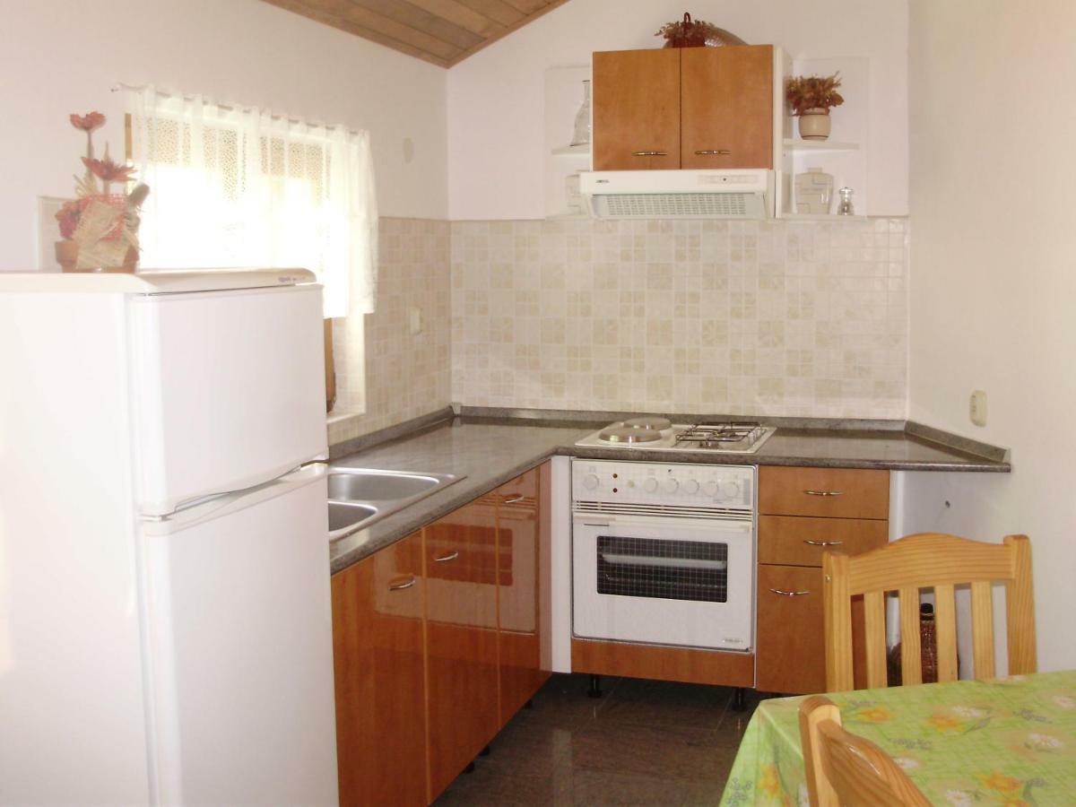 Apartman Kristina And Free Parking Mali Lošinj Exteriör bild